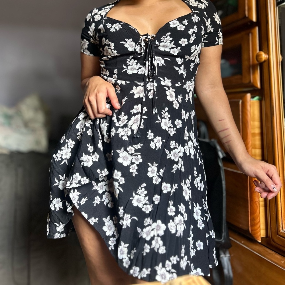 FOREVER 21 Magnolia Floral Babydoll Dress